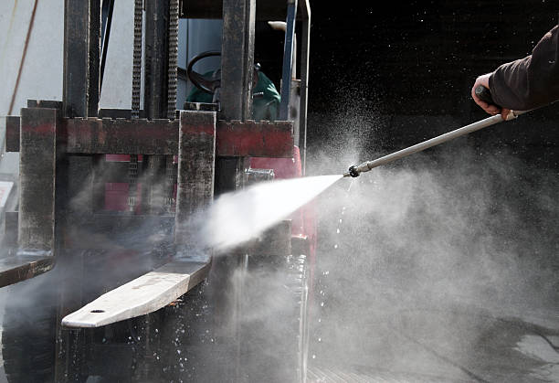 Best Warehouse Cleaning  in Whitehall, MI